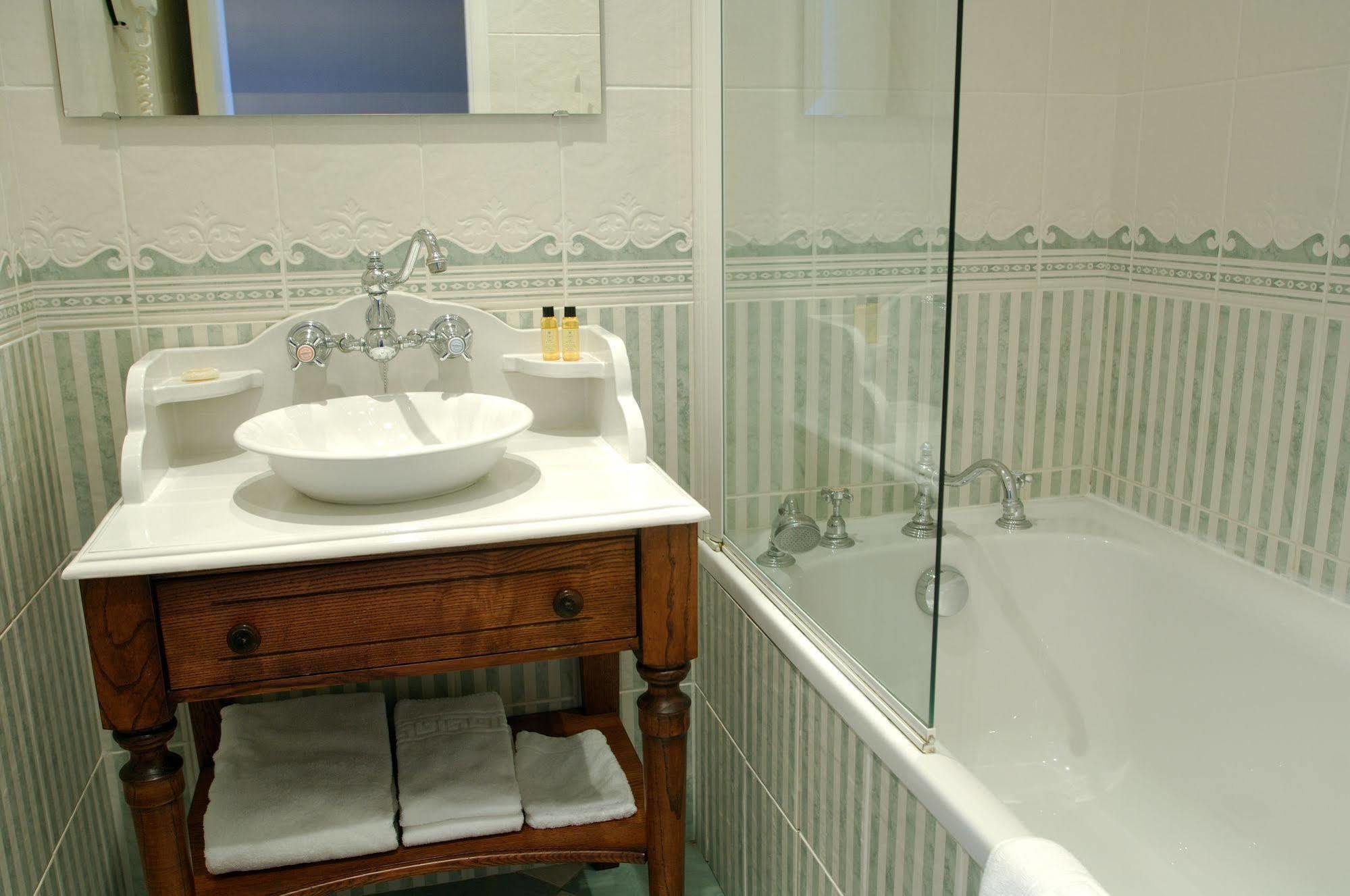 Hotel De La Cloche Dole Ngoại thất bức ảnh