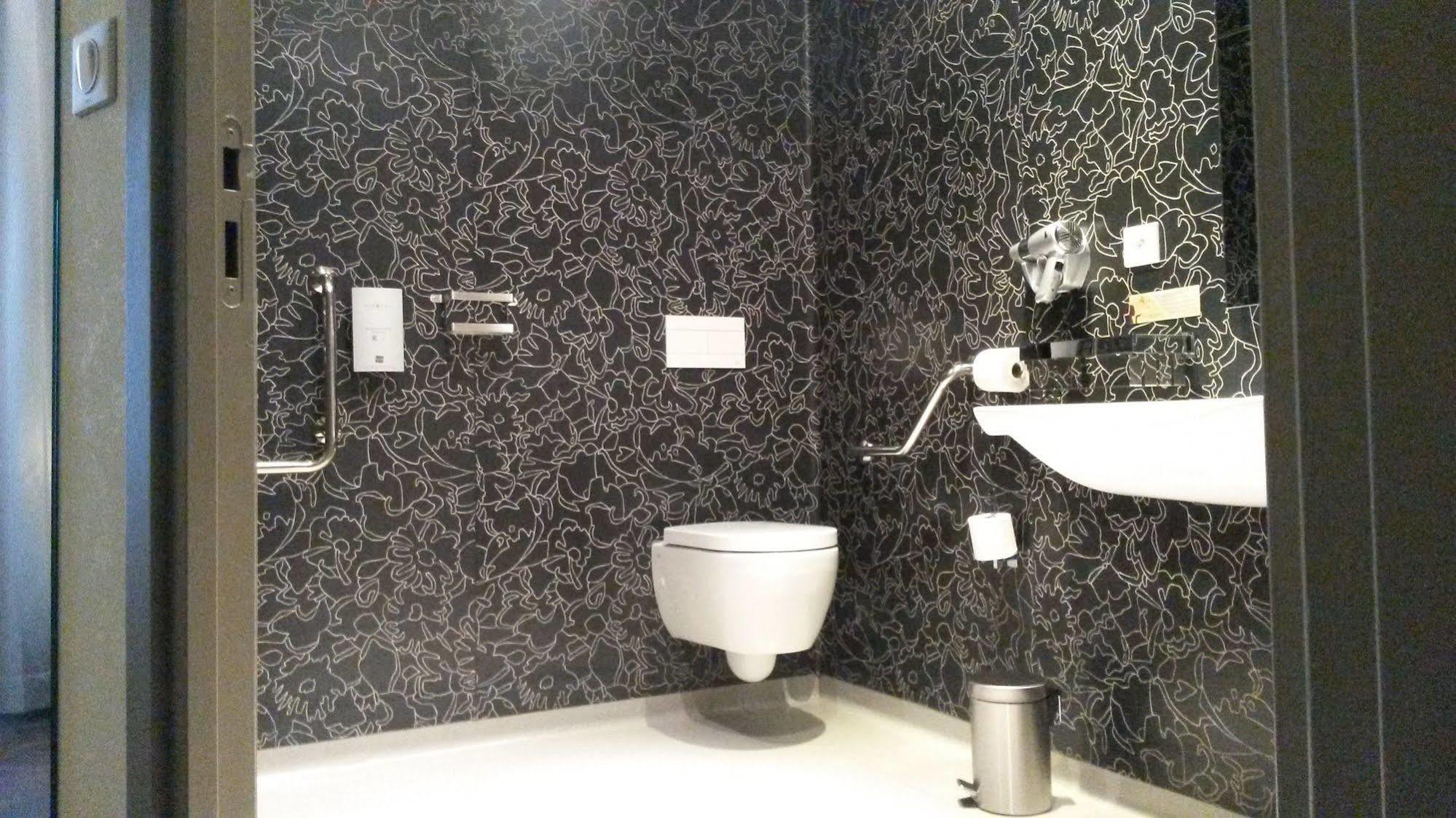Hotel De La Cloche Dole Ngoại thất bức ảnh