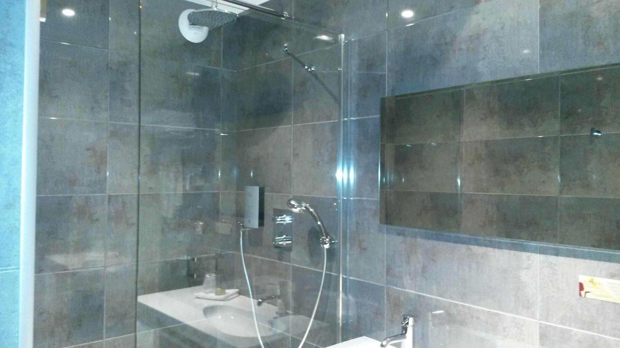Hotel De La Cloche Dole Ngoại thất bức ảnh