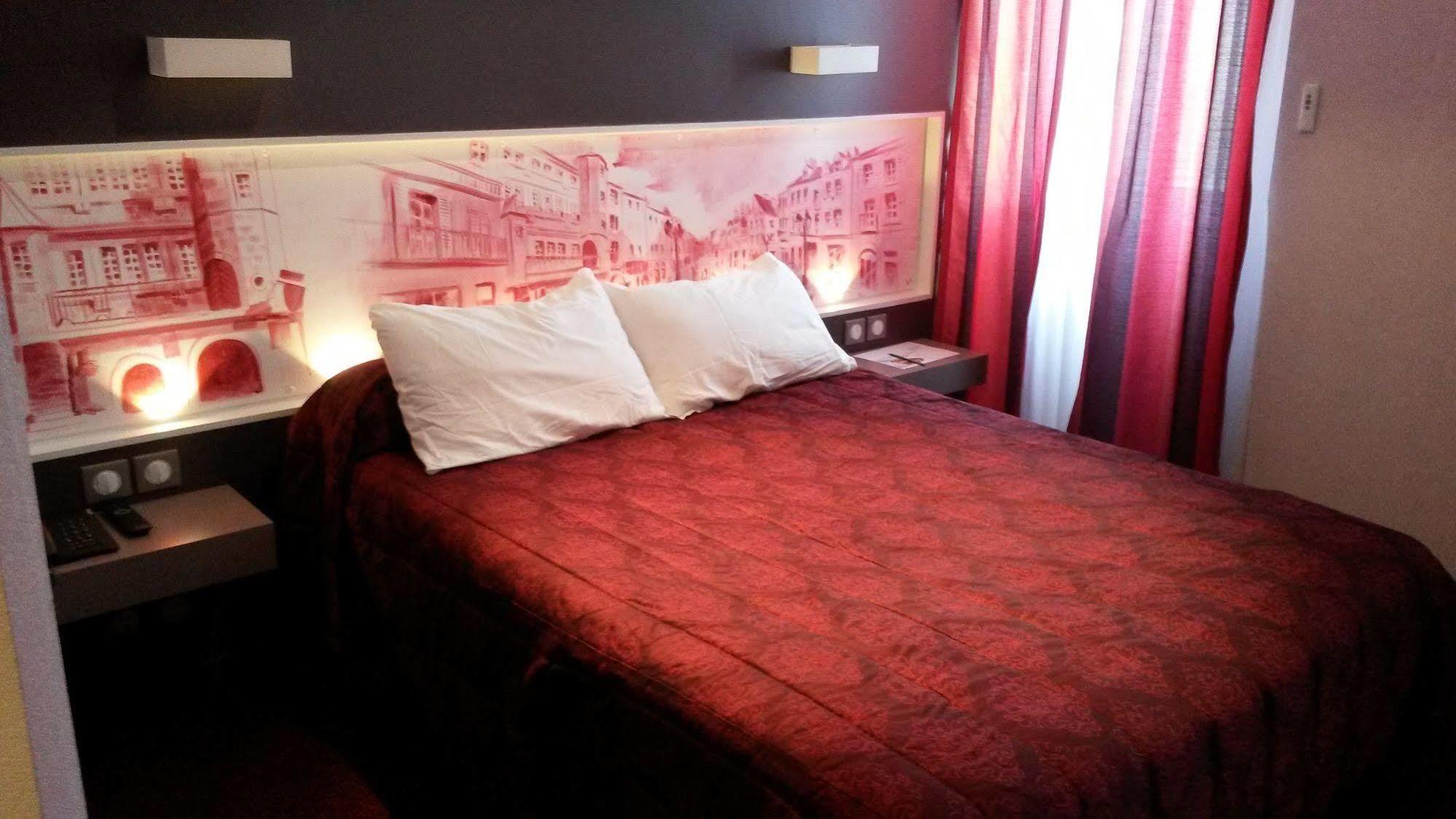 Hotel De La Cloche Dole Ngoại thất bức ảnh