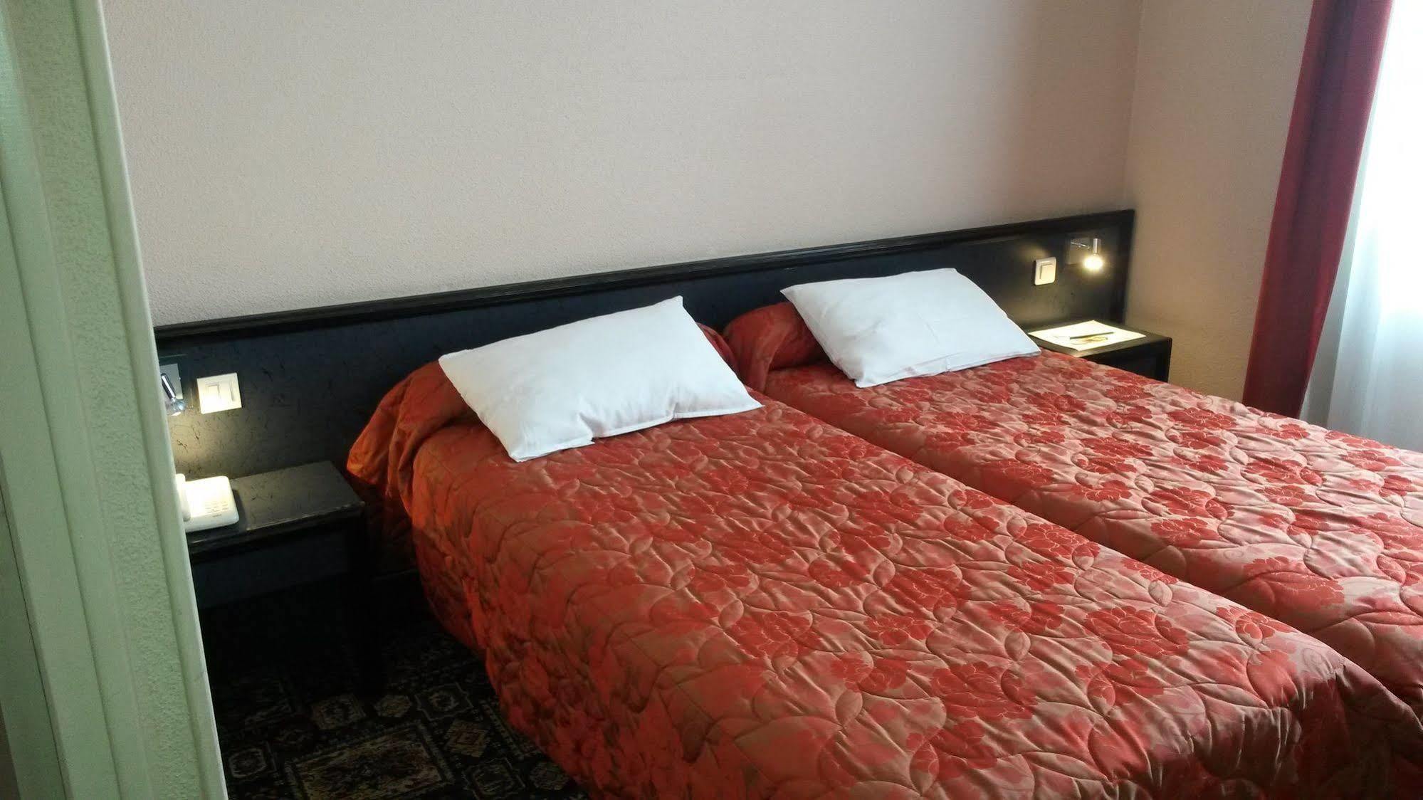 Hotel De La Cloche Dole Ngoại thất bức ảnh